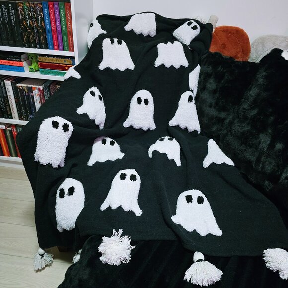 RACHEL ZOE Viral Ghost Blanket from 2023 - Picture 2 of 4